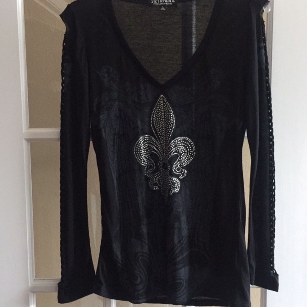 💜T-shirt w/silver fleur de lis design